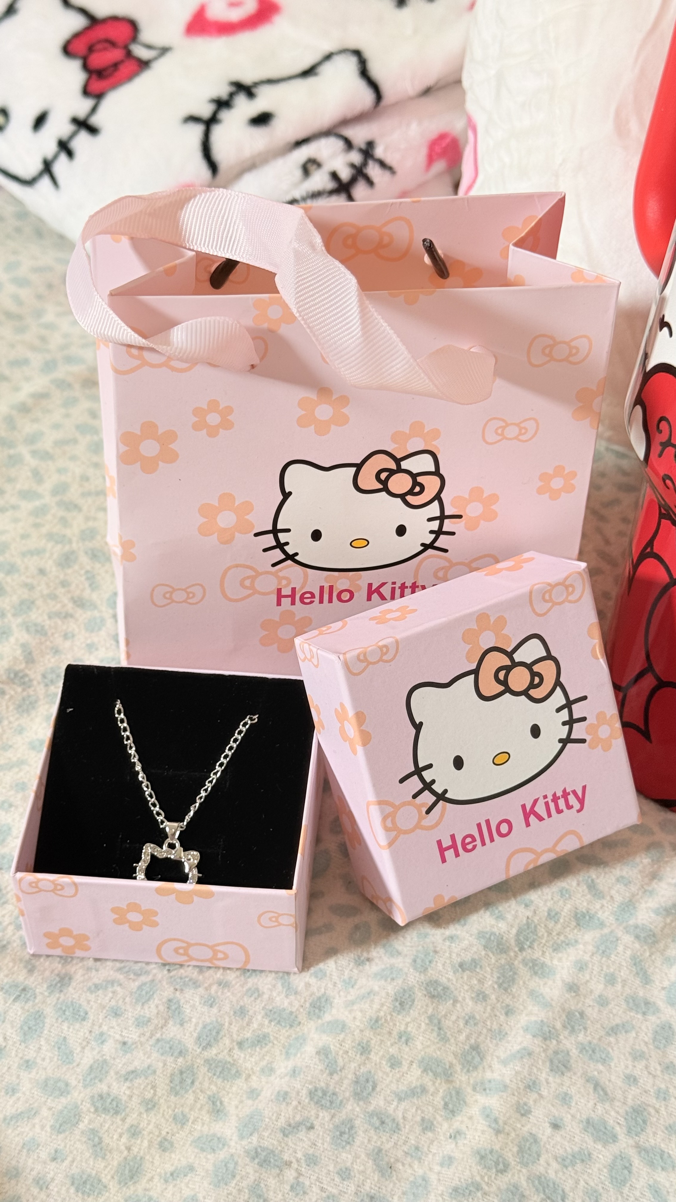 Hello Kitty Necklace Gift Set
